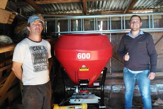 Entrega distribuidor agricola menegazzo